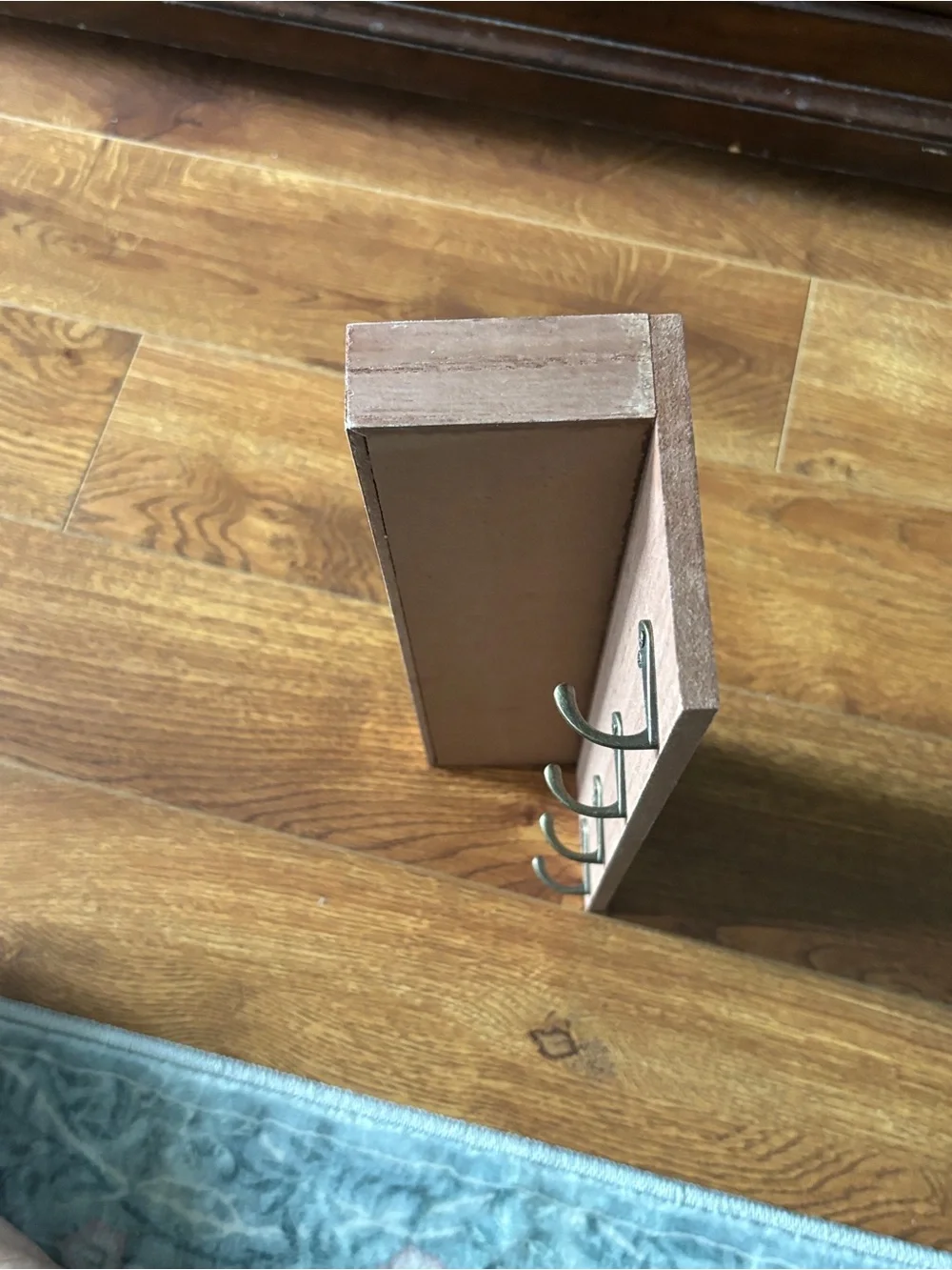 Rustic Whitewashed Wood Wall Hook Rack - 4-Hook Mail Organizer